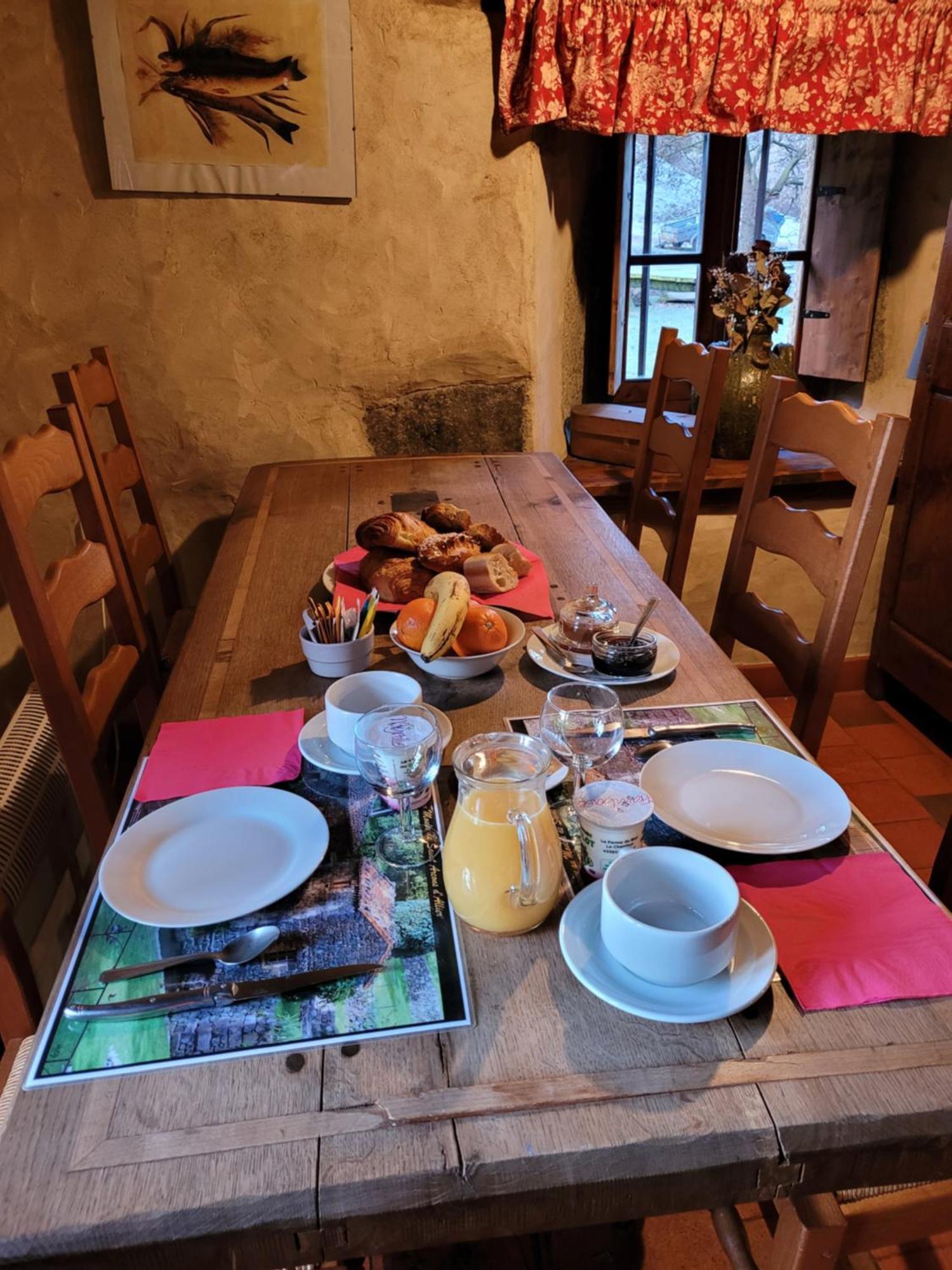Bed and Breakfast Le Moulin Saint-Arcons-d'Allier Esterno foto